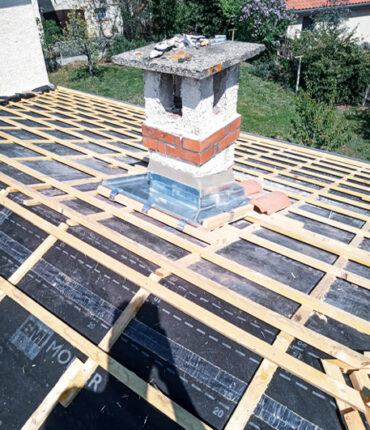 Nous intervenons pour tous travaux de couverture zinguerie, entretien, rénovation de vos toitures sur des maisons, bâtiments et immeubles de toute taille en sur Vieille-Toulouse, Lacroix Falgarde- Pins Justaret, Auzeville, Aureville