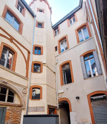 Acrobat travaux ravalement de facade sur bâtiment ancien, sur Toulouse, Lacroix Falgarde et Vieille Toulouse