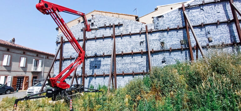 Acrobat Travaux intervient sur les ouvrages en hauteur, pont, bâtiment, structure où les accès peuvent être difficiles pour la dépose de capteurs inclinométriques et fissuromètres électroniques sur des bâtiments ou des édifices publics et privés sur la région toulousaine, au centre ville et dans les zones industrielles