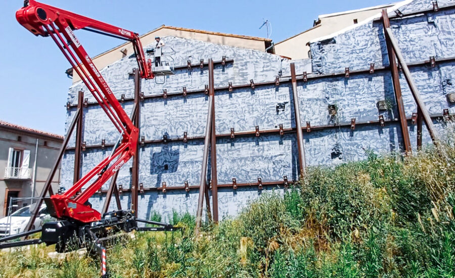 Acrobat Travaux intervient sur les ouvrages en hauteur, pont, bâtiment, structure où les accès peuvent être difficiles pour la dépose de capteurs inclinométriques et fissuromètres électroniques sur des bâtiments ou des édifices publics et privés sur la région toulousaine, au centre ville et dans les zones industrielles