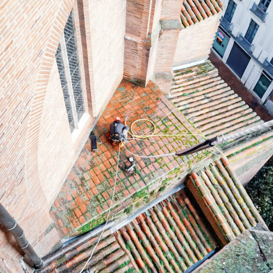 Travaux en hauteur accès difficile cordiste avec Acrobat Travaux sur Vieille-Toulouse, Lacroix-Falgarde, Pechbusque, Aureville, Auzeville